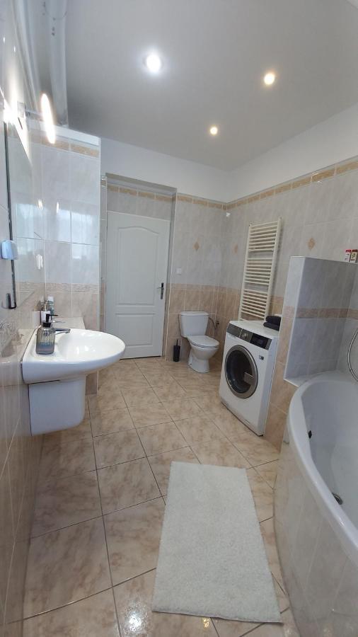 באנסקה ביסטריצה Villa Haskova With 3 Bedrooms מראה חיצוני תמונה